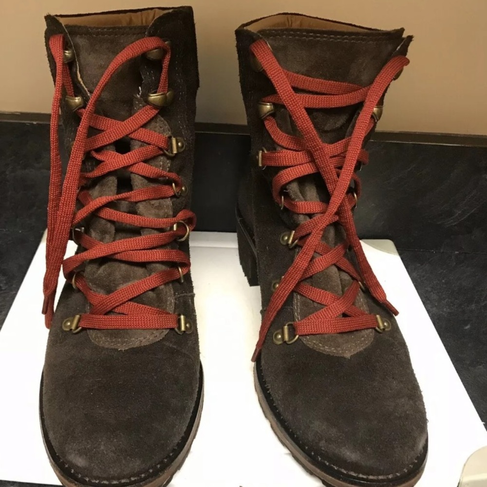 LLBean Deerfield Alpine Boot